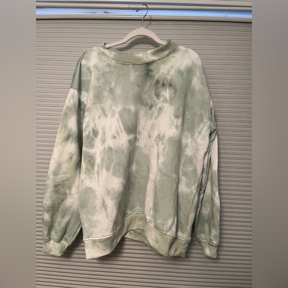 Tie Dye Green and White Crewneck